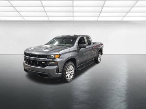 Used 2020 Chevrolet Silverado 1500 Custom w/ Custom Value Package image 9