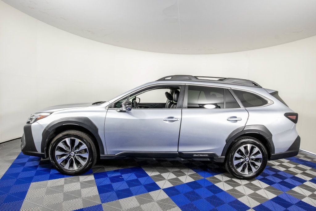 Used 2023 Subaru Outback Limited AWD/4WD image 8