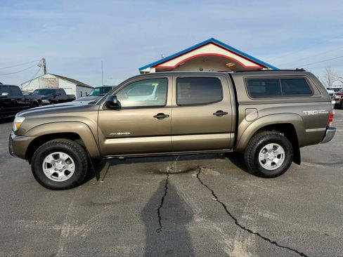 Used 2012 Toyota Tacoma 4x4 Double Cab w/ TRD Off-Road Pkg image 2
