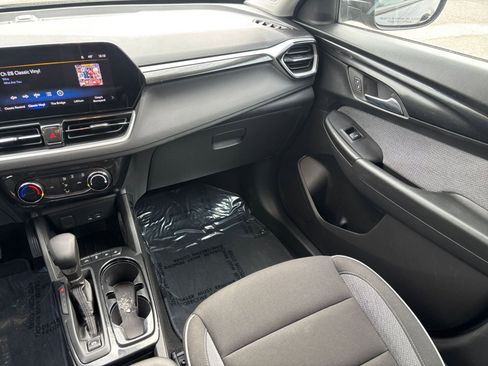 Used 2025 Chevrolet TrailBlazer LT image 29