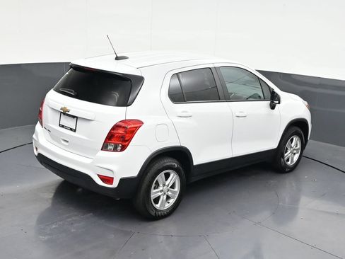 Used 2022 Chevrolet Trax LS w/ Tint and Cruise Package AWD/4WD image 21