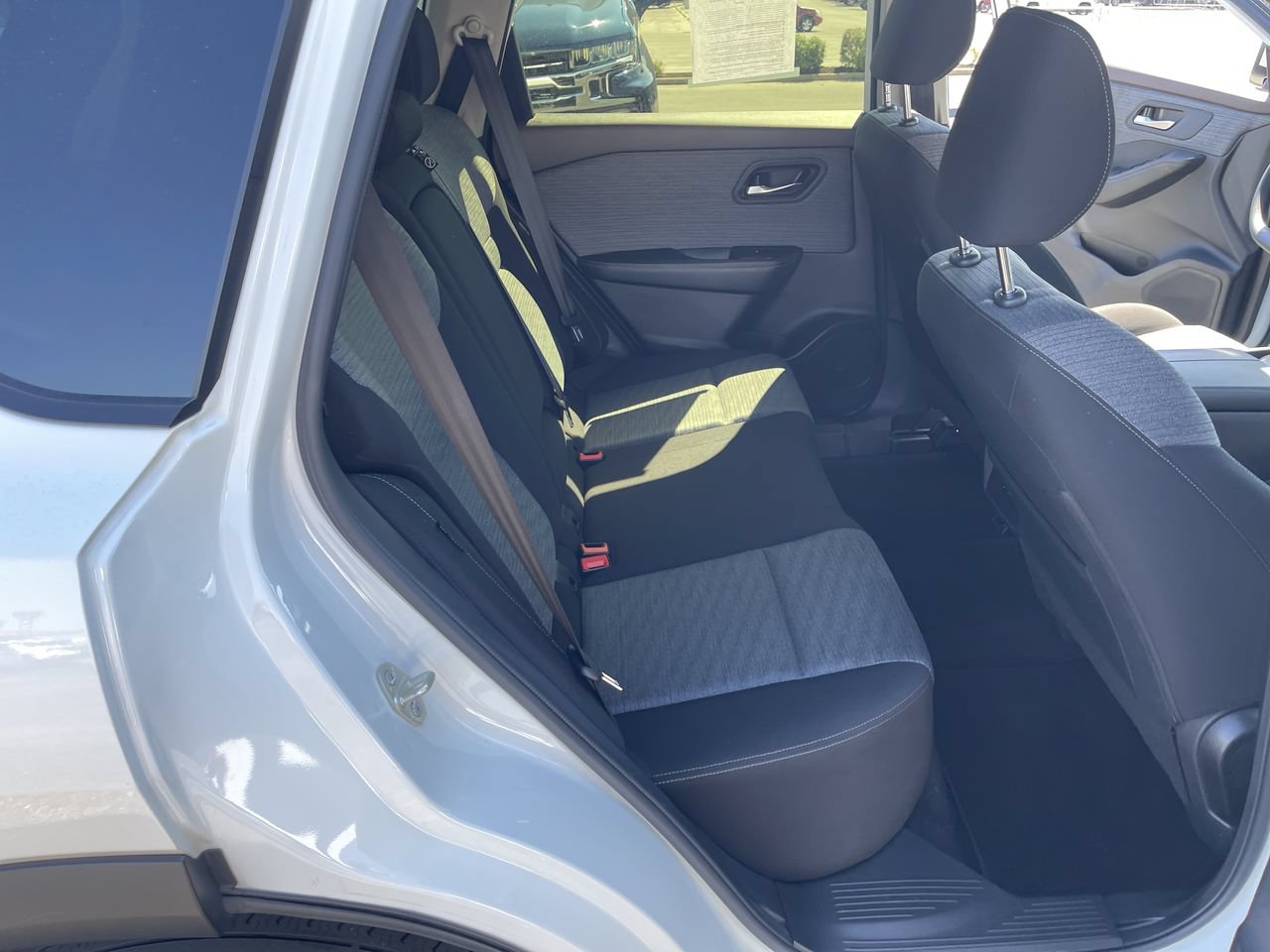Used 2023 Nissan Rogue SV AWD/4WD image 25