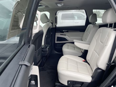Used 2022 Kia Telluride EX w/ EX Premium Package FWD image 24