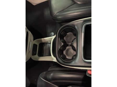 Used 2023 Chrysler Pacifica Touring-L FWD image 30