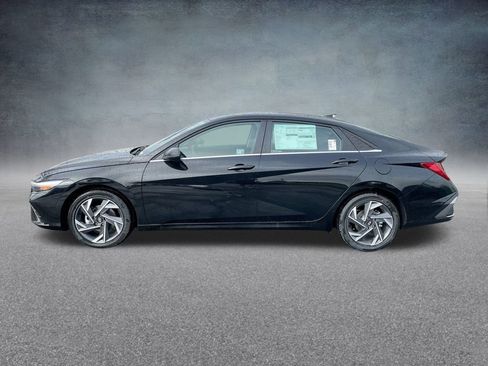 New 2025 Hyundai Elantra Limited image 29