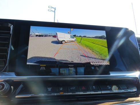 Used 2025 Chevrolet Silverado 2500 LT AWD/4WD image 22
