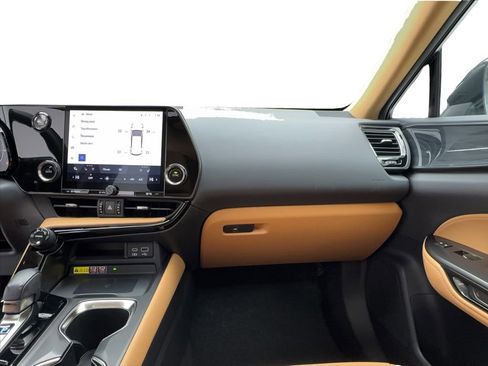 Used 2024 Lexus NX 250 250 Premium NAV,CAM,SUNROOF,CL image 19