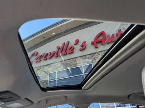 Used 2022 Nissan Sentra SR w/ SR Premium Package image 22