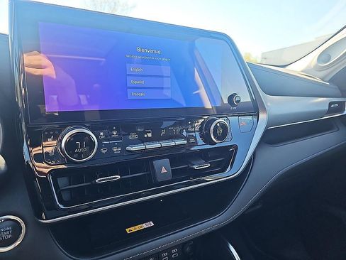 Used 2023 Toyota Highlander Platinum image 27