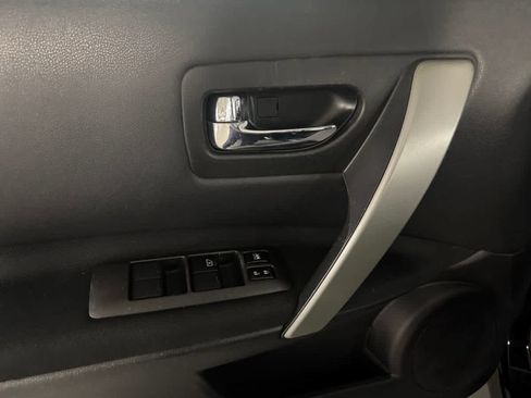 Used 2015 Nissan Rogue S w/ Convenience Package AWD/4WD image 19