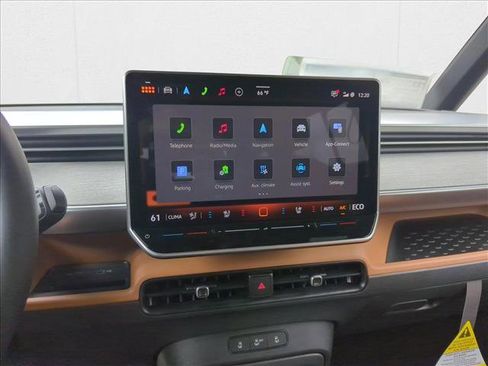 New 2025 Volkswagen ID. Buzz Pro S RWD image 15