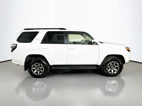 Used 2022 Toyota 4Runner TRD Off-Road AWD/4WD image 7