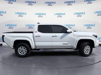 Used 2024 Toyota Tacoma SR5 AWD/4WD video 3