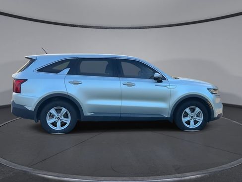 Used 2022 Kia Sorento LX FWD image 9