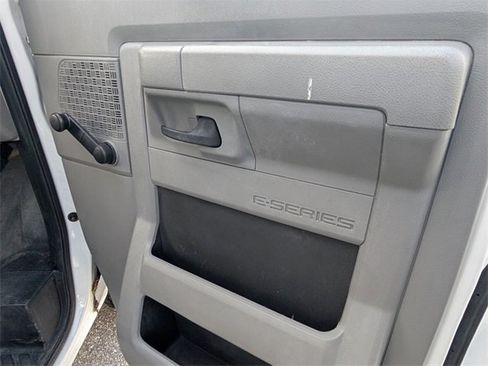 Used 2014 Ford E-350 and Econoline 350 Super Duty image 10