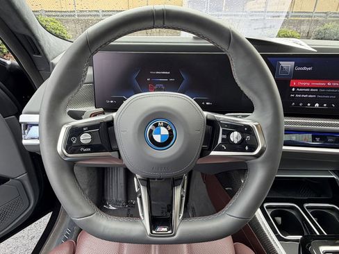 Used 2025 BMW i7 M70 AWD/4WD image 23