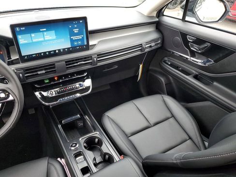 New 2026 Lincoln Corsair Premiere AWD/4WD image 17
