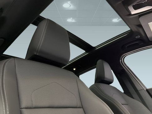 Used 2025 BMW X1 xDrive28i w/ Convenience Package image 15