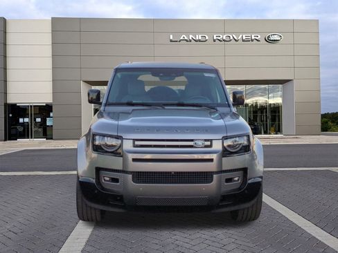 Used 2024 Land Rover Defender 110 X-Dynamic SE image 2