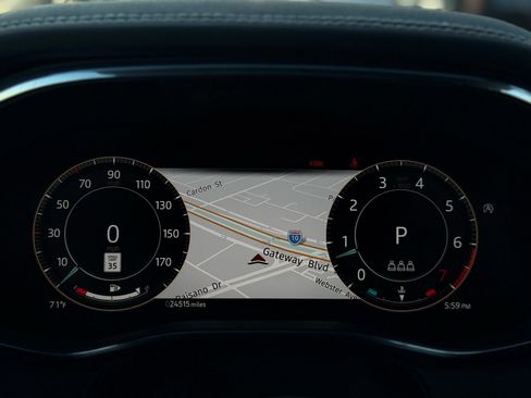 Used 2024 Jaguar F-PACE R-Dynamic S image 19