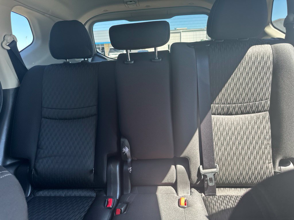 Used 2020 Nissan Rogue SV FWD image 7