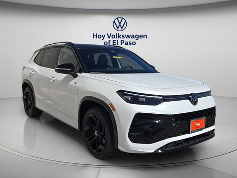 New 2026 Volkswagen Tiguan SE R-Line FWD image 1