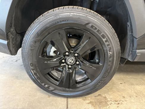 Certified 2025 Toyota RAV4 XLE image 31