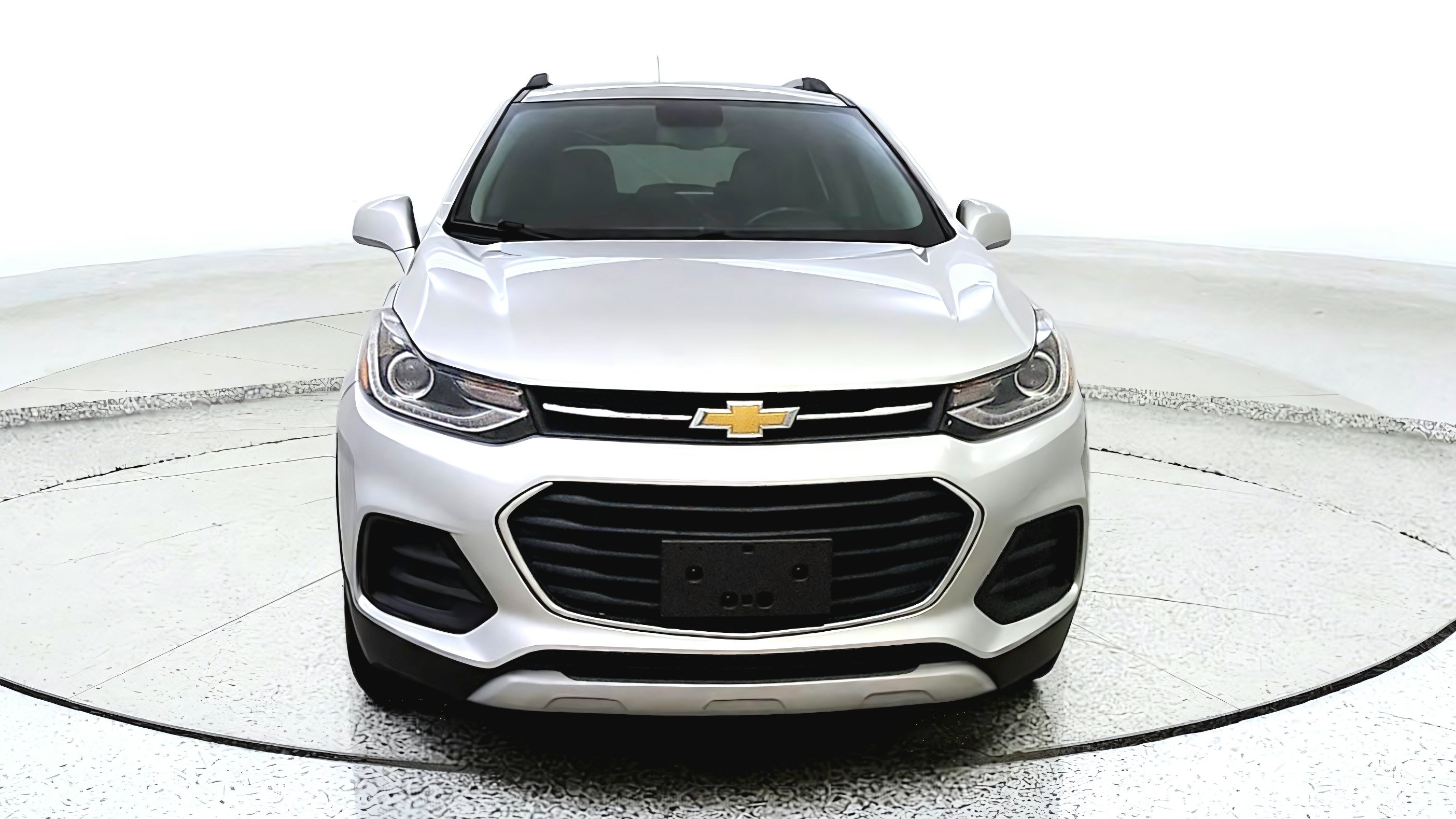 Used 2019 Chevrolet Trax LT w/ LT Convenience Package AWD/4WD image 2