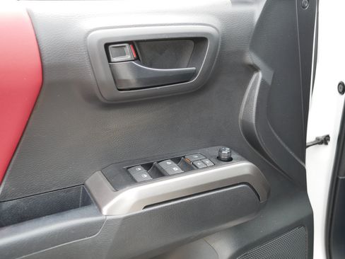 Used 2023 Toyota Tacoma SR5 AWD/4WD image 15