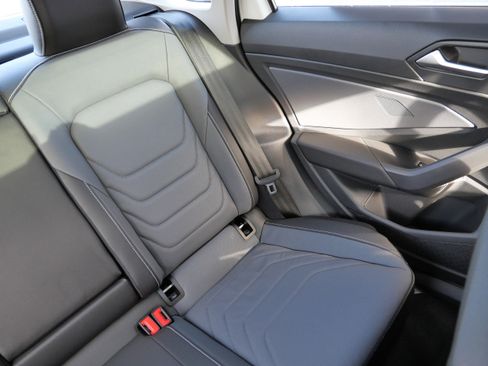 Certified 2025 Volkswagen Jetta SEL image 14