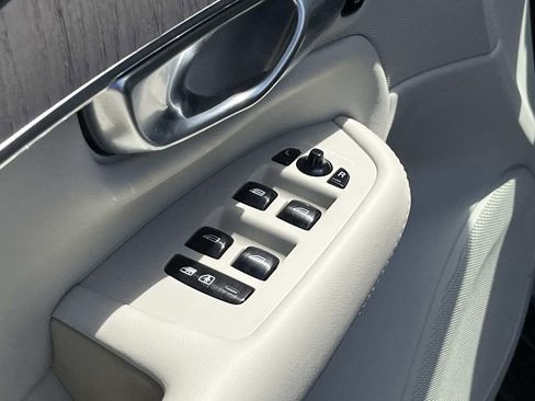 Used 2024 Volvo XC90 B6 Plus w/ Protection Package image 26