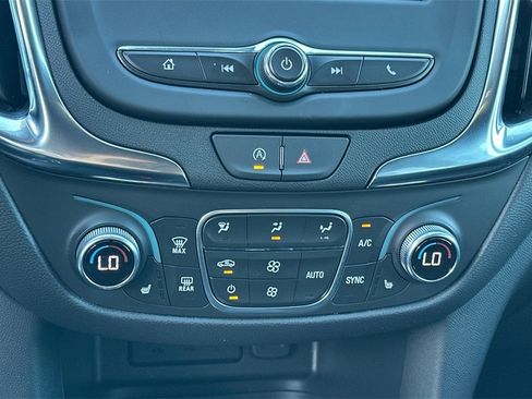 Used 2024 Chevrolet Equinox LT image 24