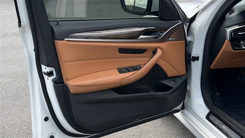 Used 2018 BMW 530i xDrive AWD/4WD image 21