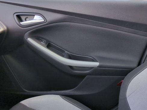 Used 2012 Ford Focus SE image 32