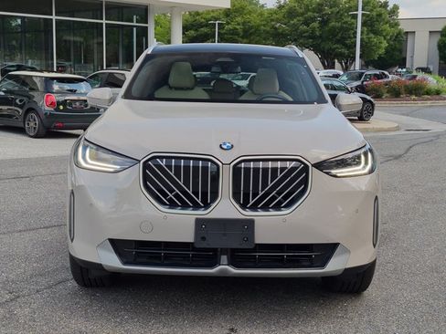 Used 2025 BMW X3 xDrive30i w/ Premium Package AWD/4WD image 2