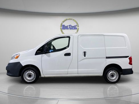 Used 2014 Nissan NV200 S FWD image 2