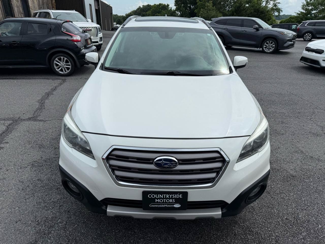 Used 2017 Subaru Outback 3.6R Touring w/ Popular Package #5A AWD/4WD image 10
