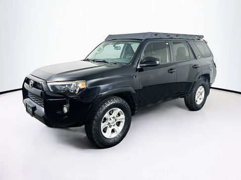 Used 2017 Toyota 4Runner SR5 image 3