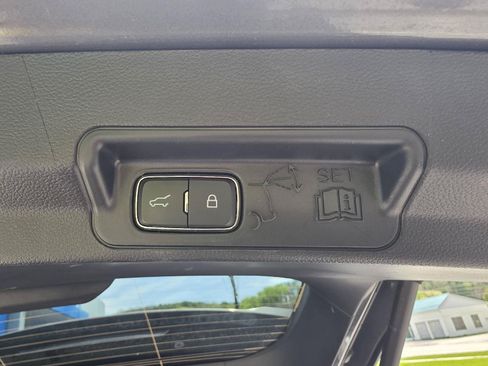 Used 2025 Ford Explorer ST-Line w/ ST-Line Street Pack AWD/4WD image 24