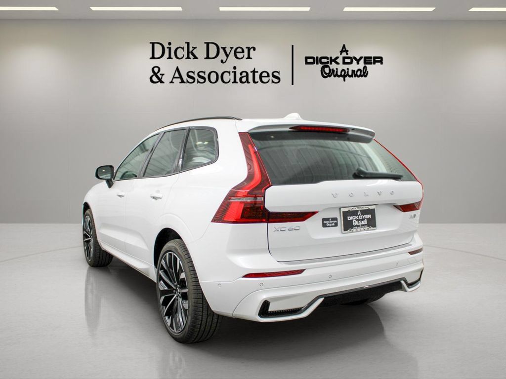 Certified 2026 Volvo XC60 B5 Ultra w/ Protection Package Premier AWD/4WD image 5