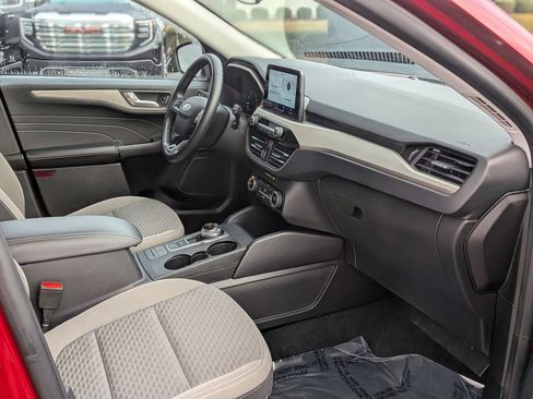 Used 2021 Ford Escape SE w/ Cold Weather Package image 21