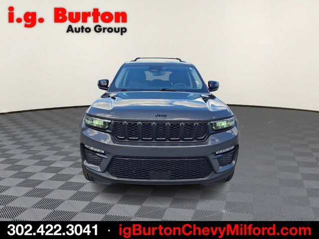 Used 2023 Jeep Grand Cherokee Limited w/ Black Appearance Package AWD/4WD image 2