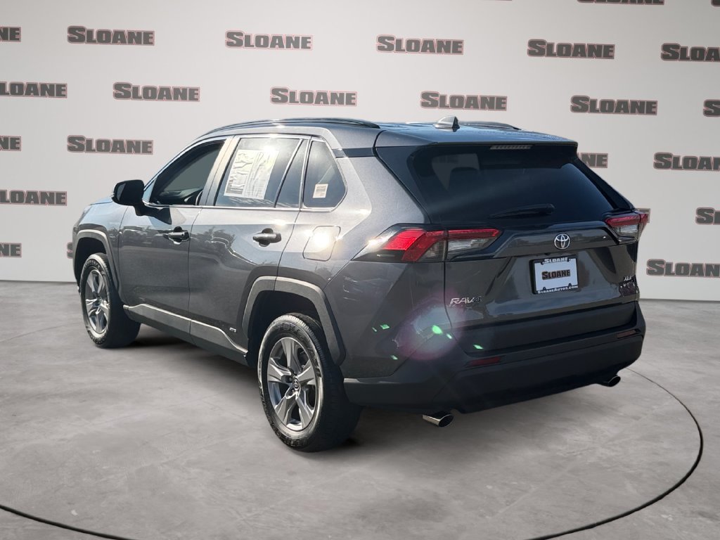 Used 2025 Toyota RAV4 XLE AWD/4WD image 3