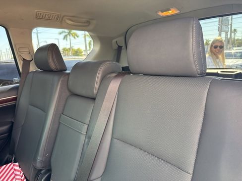 Used 2019 Lexus GX 460 image 6