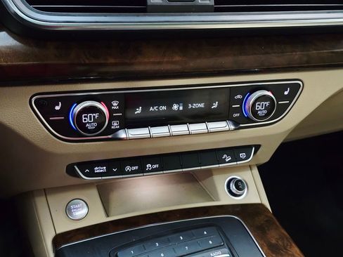 Used 2018 Audi Q5 2.0T Premium image 24