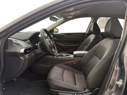 Used 2024 Nissan Altima 2.5 S FWD image 10