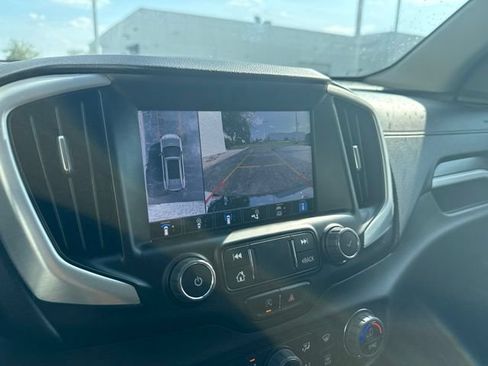 Used 2023 GMC Terrain SLT w/ Infotainment Package II AWD/4WD image 18