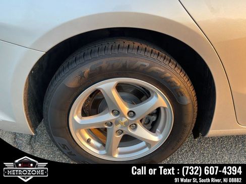 Used 2017 Chevrolet Malibu LS image 31