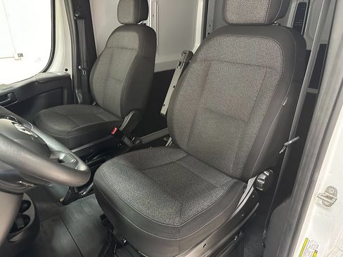 Used 2025 RAM ProMaster 2500 w/ Convenience Group FWD image 21