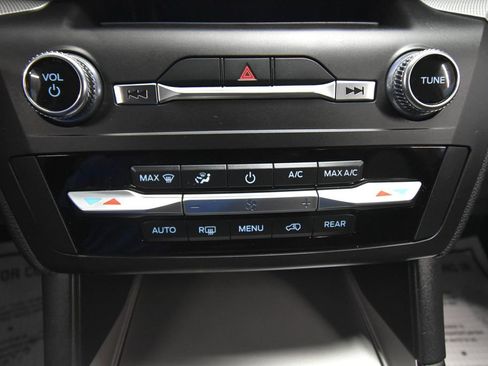 Used 2020 Ford Explorer XLT image 16